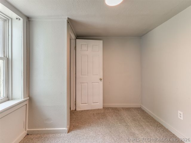 1028 Valley Drive, Sand Springs, OK 74063
