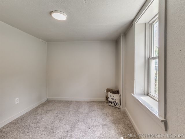1028 Valley Drive, Sand Springs, OK 74063