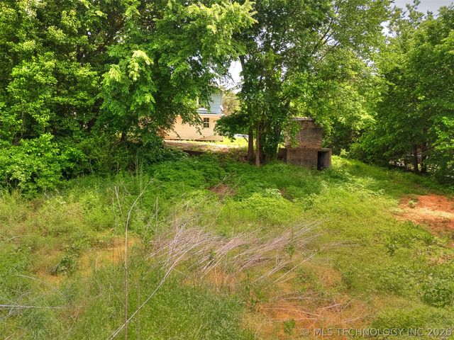 1028 Valley Drive, Sand Springs, OK 74063