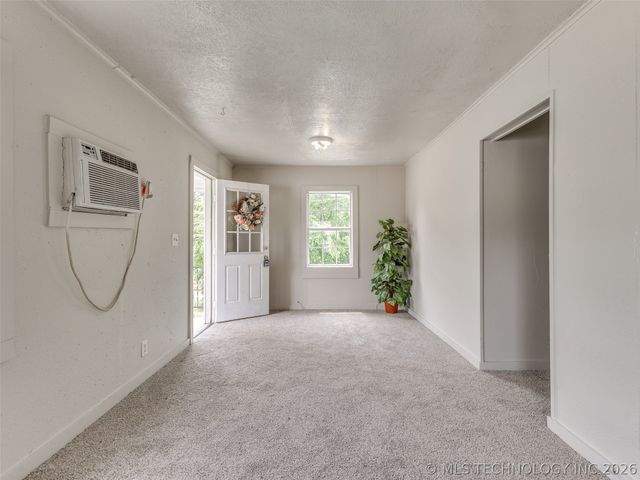1028 Valley Drive, Sand Springs, OK 74063