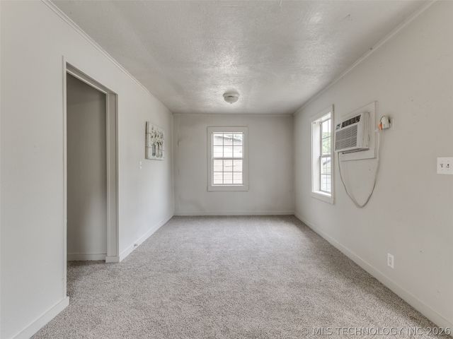 1028 Valley Drive, Sand Springs, OK 74063