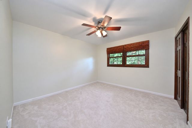 229 N Whispering Hills Drive, Naperville, IL 60540