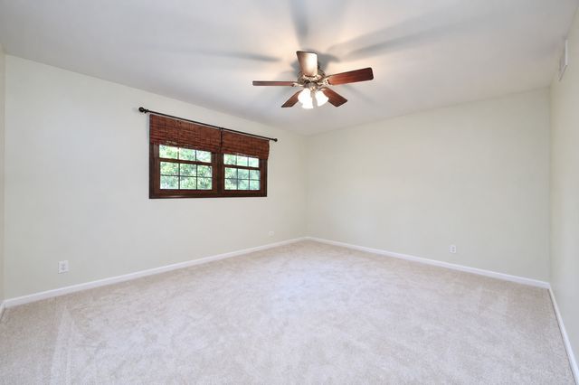 229 N Whispering Hills Drive, Naperville, IL 60540