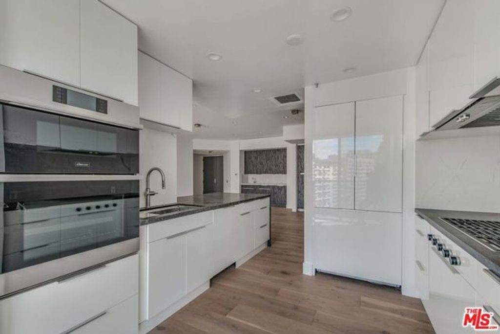 10490 Wilshire Boulevard 1102, Los Angeles, CA 90024
