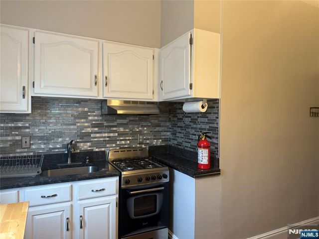 29 Pine Street 2, Lodi, NJ 07644