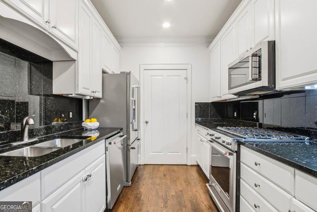 77 Peachtree Place NE 201, Atlanta, GA 30309