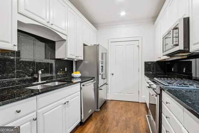 77 Peachtree Place NE 201, Atlanta, GA 30309