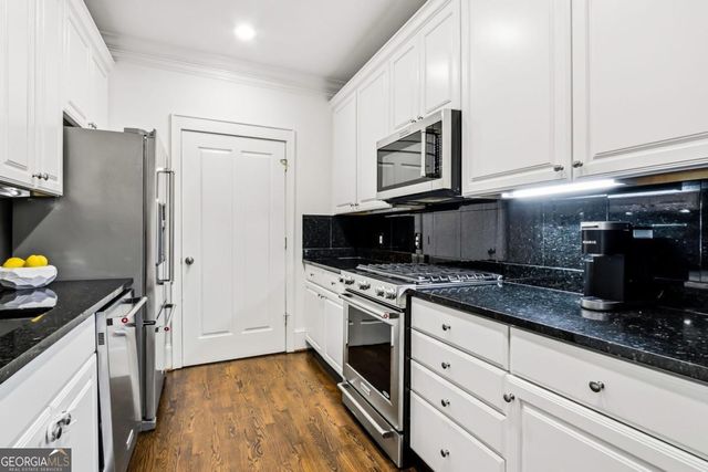 77 Peachtree Place NE 201, Atlanta, GA 30309