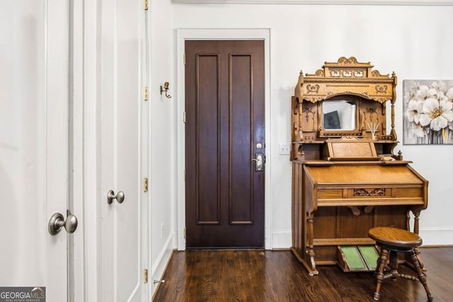 77 Peachtree Place NE 201, Atlanta, GA 30309