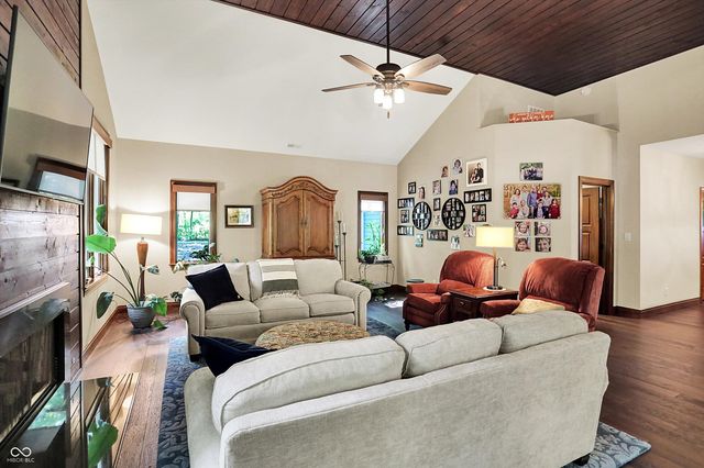 4371 N Banta Road, Bargersville, IN 46106