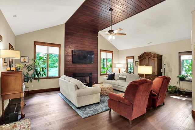 4371 N Banta Road, Bargersville, IN 46106