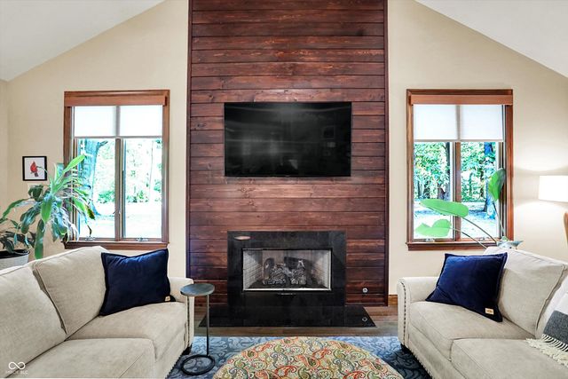 4371 N Banta Road, Bargersville, IN 46106