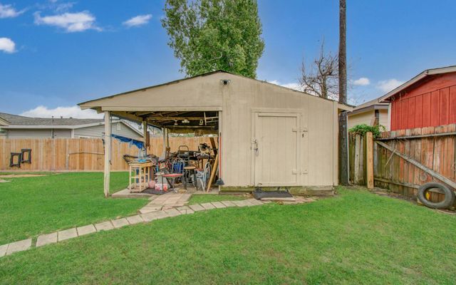 9223 Rockcliff Drive, Houston, TX 77037