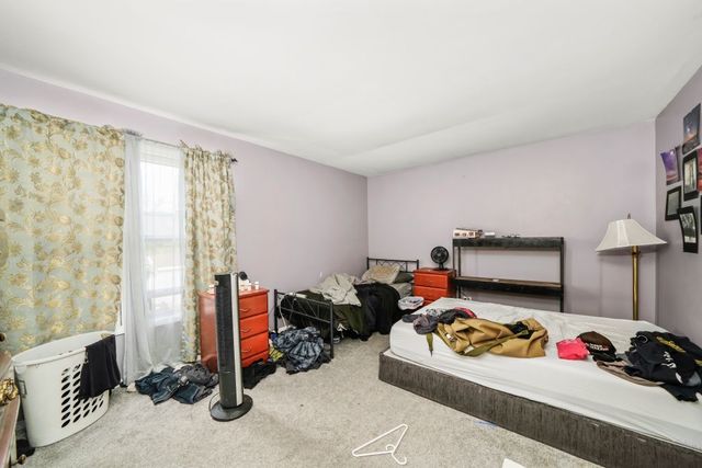 304 Sutherland Lane, Bloomingdale, IL 60108