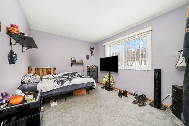 304 Sutherland Lane, Bloomingdale, IL 60108