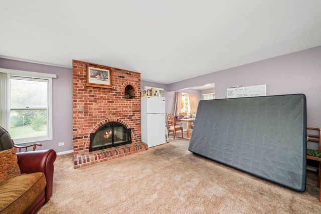 304 Sutherland Lane, Bloomingdale, IL 60108