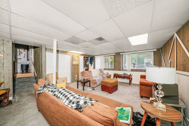 304 Sutherland Lane, Bloomingdale, IL 60108