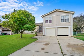 304 Sutherland Lane, Bloomingdale, IL 60108
