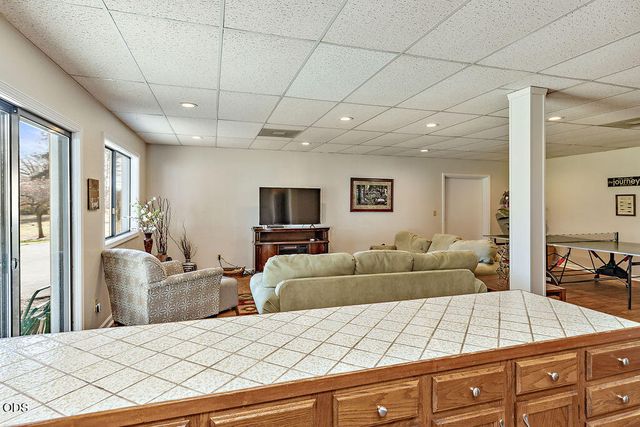 7266 Rogue River Drive, Shady Cove, OR 97539