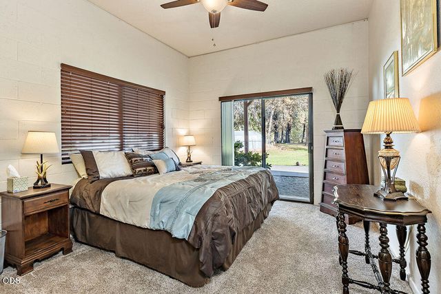 7266 Rogue River Drive, Shady Cove, OR 97539