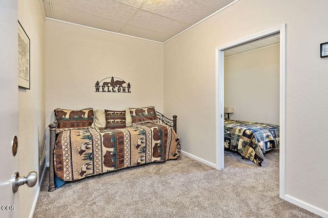 7266 Rogue River Drive, Shady Cove, OR 97539