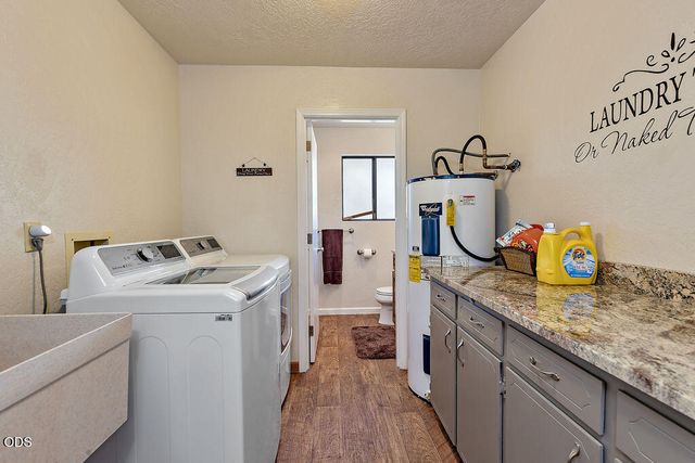 7266 Rogue River Drive, Shady Cove, OR 97539