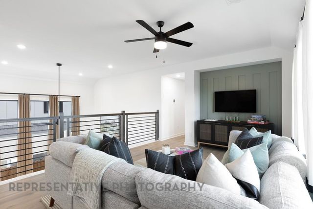 353 Blue Summit BND, Liberty Hill, TX 78642