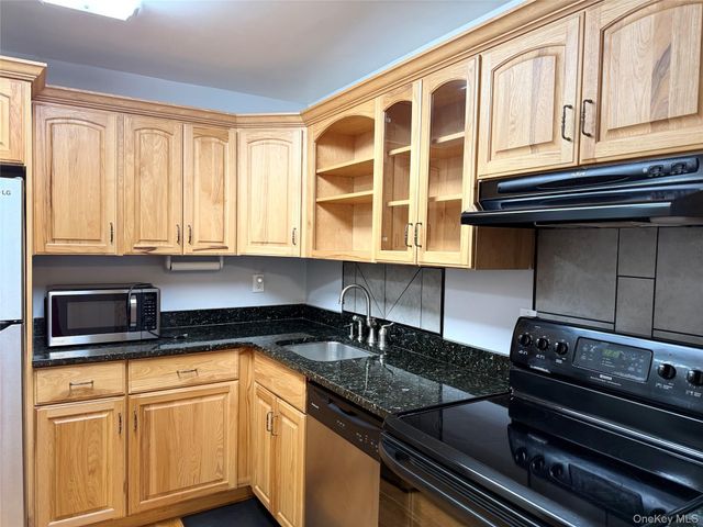 53 Patterson Village Court, Patterson, NY 12563