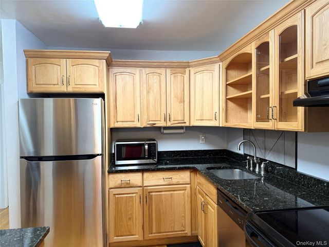 53 Patterson Village Court, Patterson, NY 12563