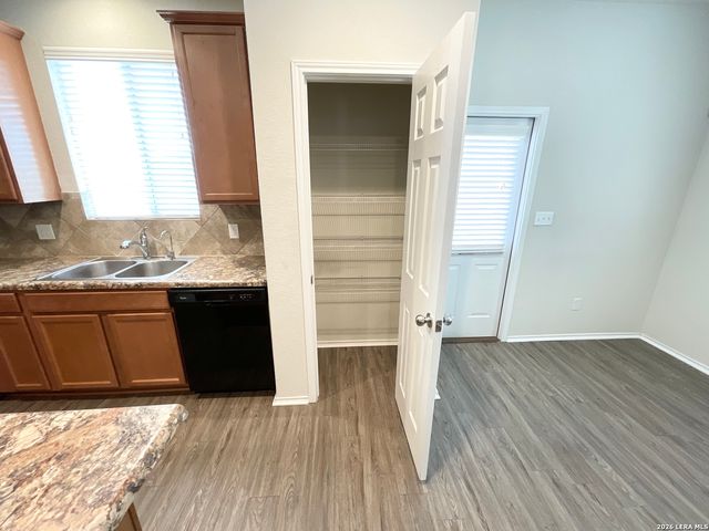 11930 Silent Cyn, San Antonio, TX 78254