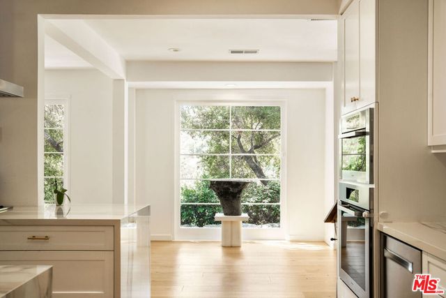 2410 Nichols Canyon Road, Los Angeles, CA 90046