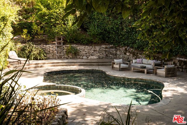 2410 Nichols Canyon Road, Los Angeles, CA 90046