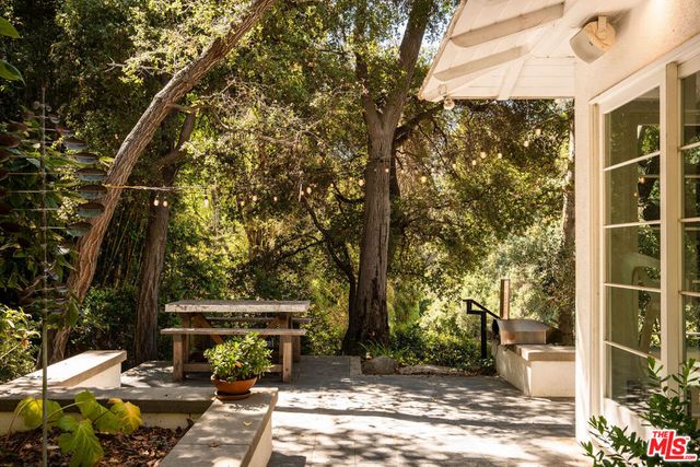 2410 Nichols Canyon Road, Los Angeles, CA 90046