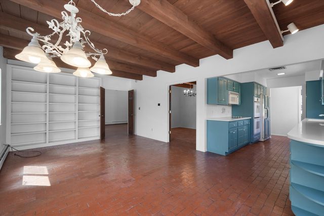 2425 Dietz Farm Road NW, Los Ranchos, NM 87107