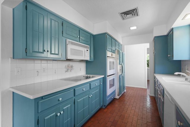 2425 Dietz Farm Road NW, Los Ranchos, NM 87107