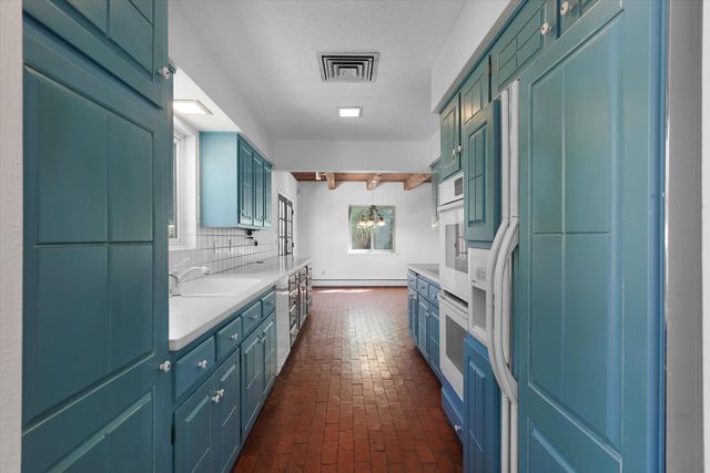 2425 Dietz Farm Road NW, Los Ranchos, NM 87107