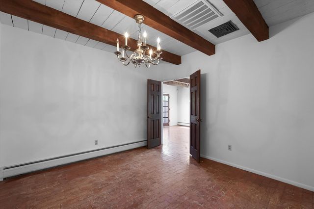 2425 Dietz Farm Road NW, Los Ranchos, NM 87107