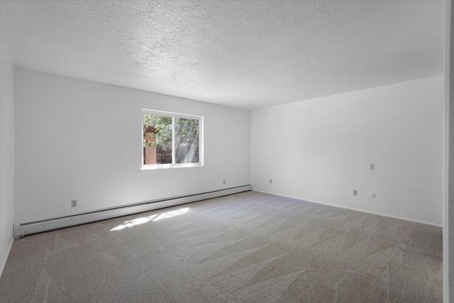 2425 Dietz Farm Road NW, Los Ranchos, NM 87107