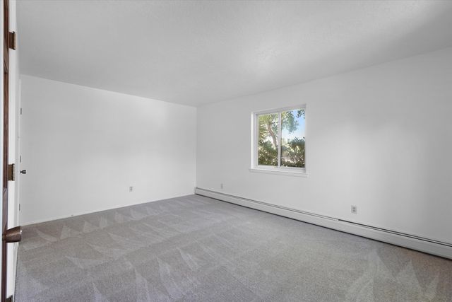 2425 Dietz Farm Road NW, Los Ranchos, NM 87107