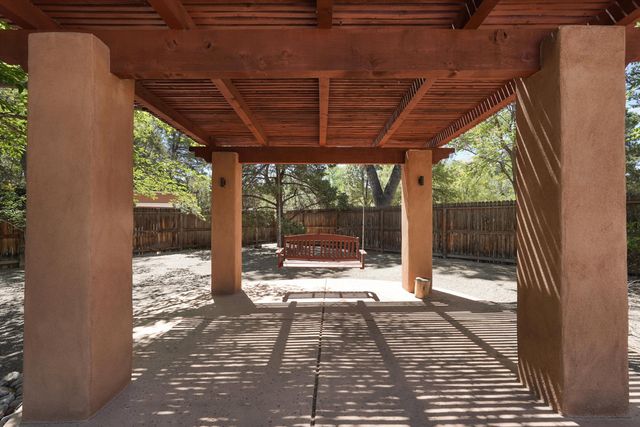 2425 Dietz Farm Road NW, Los Ranchos, NM 87107