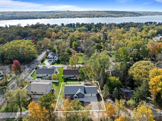 W3813 Magnolia DRIVE, Lake Geneva, WI 53147