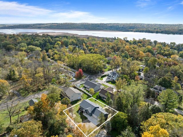 W3813 Magnolia DRIVE, Lake Geneva, WI 53147