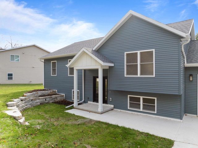 W3813 Magnolia DRIVE, Lake Geneva, WI 53147