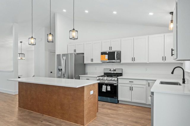 W3813 Magnolia DRIVE, Lake Geneva, WI 53147