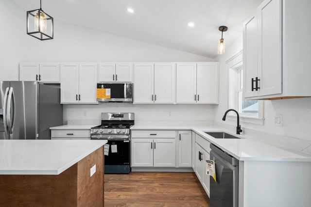 W3813 Magnolia DRIVE, Lake Geneva, WI 53147