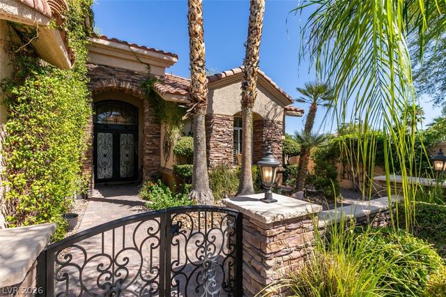 2016 Aspen Oak Street, Las Vegas, NV 89134