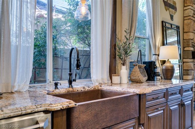 2016 Aspen Oak Street, Las Vegas, NV 89134