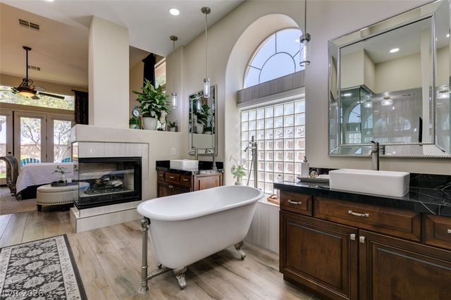 2016 Aspen Oak Street, Las Vegas, NV 89134