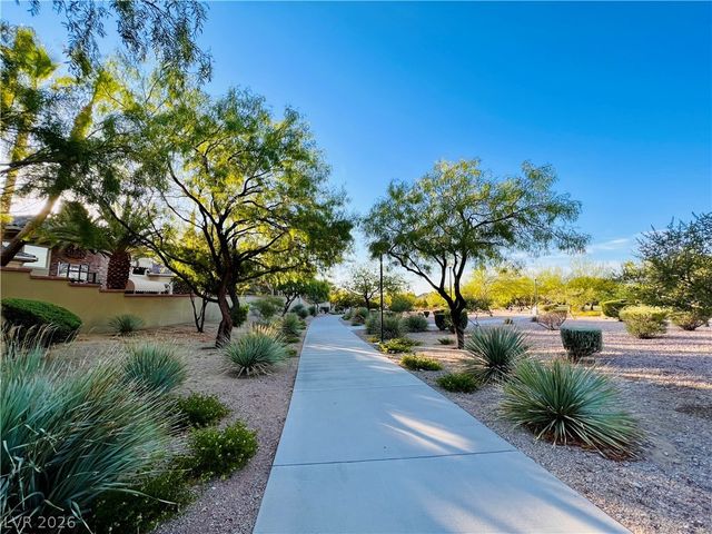 2016 Aspen Oak Street, Las Vegas, NV 89134