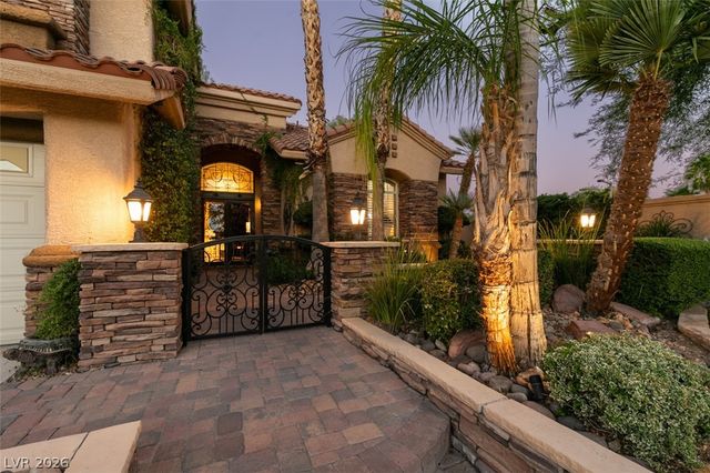 2016 Aspen Oak Street, Las Vegas, NV 89134